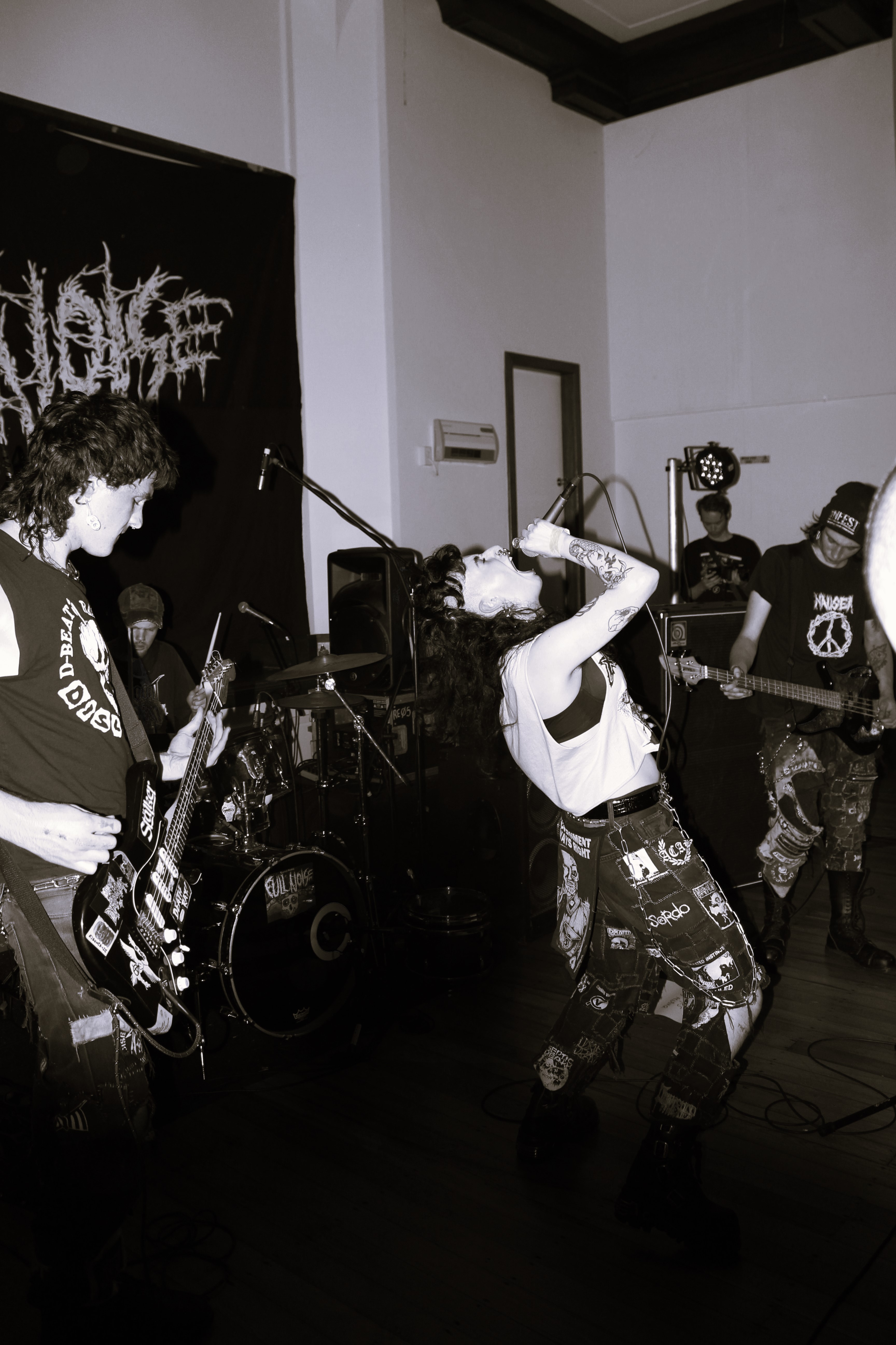 Dole Bludger at FULL NOISE - photo by Mars Orion